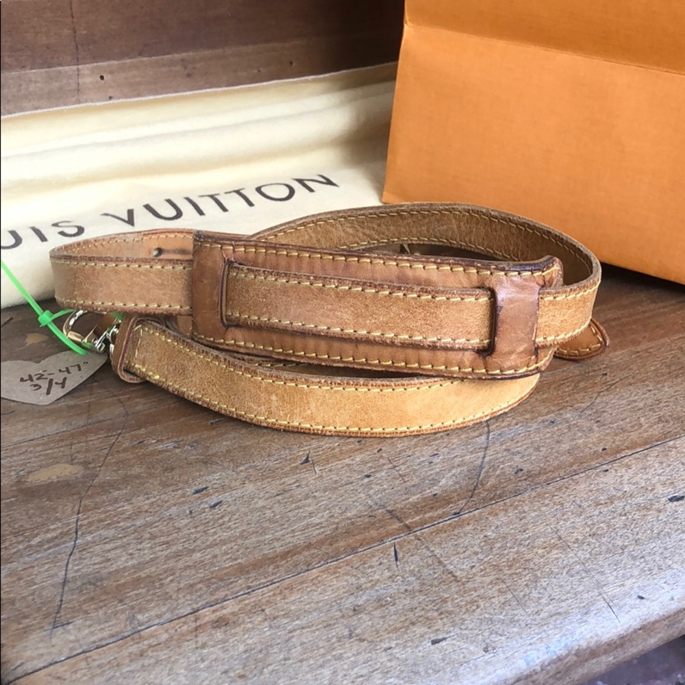 A Louis Vuitton crossbody strap vachetta vintage